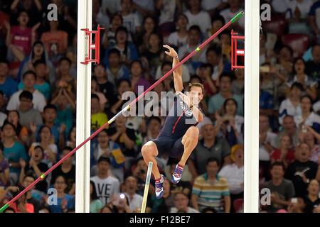 Peking, China. 24. August 2015. 15. International Association of Athletics Federations (IAAF)-Leichtathletik-Weltmeisterschaft in Peking, China. Renaud Lavillenie in Aktion während der Stabhochsprung Männer endgültige Gutschrift: Action Plus Sport/Alamy Live News Stockfoto