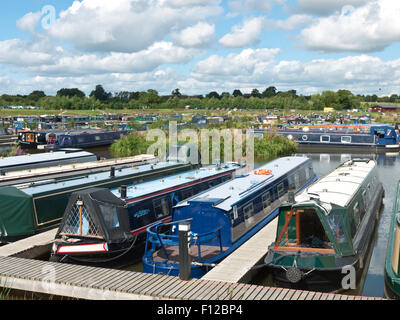 Verengt sich Boote festgemacht an Sawley Marina, Nottingham, England. VEREINIGTES KÖNIGREICH. Stockfoto