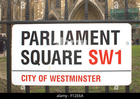 Parliament Square Zeichen in der Nähe von Westminster Abbey, London, UK. Stockfoto