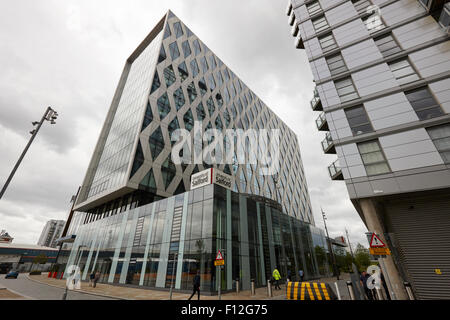 Universität von Salford orange Turm in Mediacity Salford Manchester uk Stockfoto