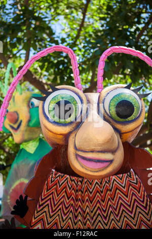 bunte alien Float, Summer Solstice Parade, Science Fiction-Thema, Santa Barbara, Kalifornien Stockfoto