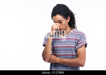 Porträt eines afrikanischen nachdenklich stehen isoliert auf weißem Hintergrund Stockfoto