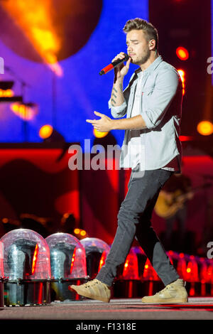 Milwaukee, Wisconsin, USA. 25. August 2015. Sänger LIAM PAYNE von One Direction tritt im Miller Park Stadium während ihrer Tour On The Road Again in Milwaukee, Wisconsin Credit: Daniel DeSlover/ZUMA Draht/Alamy Live News Stockfoto