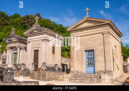 Private Kapelle Familiengräbern auf Friedhof, Ancy-le-Franc, Yonne, Frankreich. Stockfoto