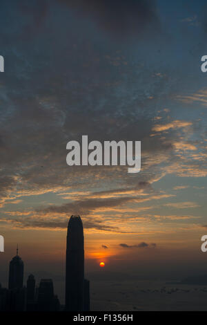 Die Sonnen legt über Hong Kong im Jahr 2011. Ian Alexander Stockfoto