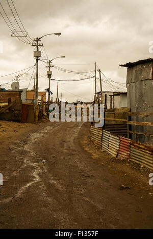 Eine Straße in Barcelona Bezirk von Gugulethu Township, Cape Town, South Africa - 15.08.2015 Stockfoto