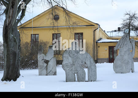 Zeitgenössische Kunst im Freien im Moderna Museet in Stockholm, Schweden angezeigt. Das Kunstmuseum zeigt moderne Kunstwerke. Stockfoto