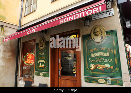 Anzeichen von einem Café in Gamla Stan, die alte Stadt von Stockholm, Schweden. Das Café serviert Kaffee, Tee und Sandwiches. Stockfoto