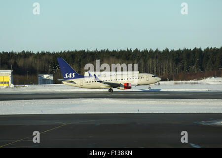 Eine skandinavische Fluglinienverkehr Flugzeug landet am Flughafen Arlanda in Stockholm, Schweden. Stockfoto