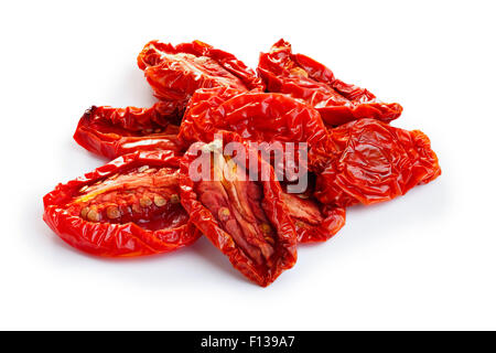 Getrocknete Tomaten, isoliert auf weiss mit glatten Schatten. Große Schärfentiefe Stockfoto