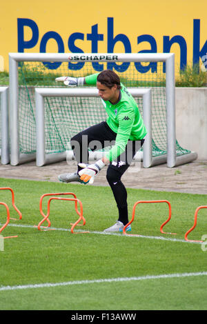 Mönchengladbach, Deutschland. 26. August 2015. Professionelle Torhüter Yann Sommer beim Training der deutschen Fußball-Clubs VFL Borussia Mönchengladbach. Bildnachweis: Daniel Kaesler/Alamy Live-Nachrichten Stockfoto