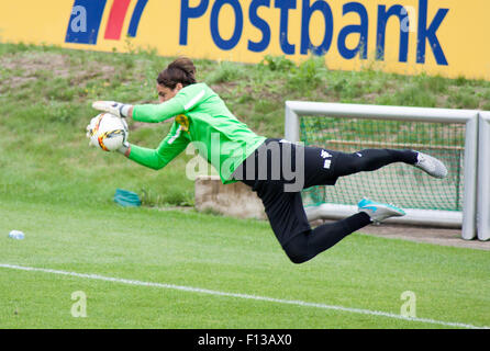 Mönchengladbach, Deutschland. 26. August 2015. Professionelle Torhüter Yann Sommer beim Training der deutschen Fußball-Clubs VFL Borussia Mönchengladbach. Bildnachweis: Daniel Kaesler/Alamy Live-Nachrichten Stockfoto