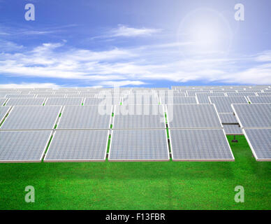 Solarzellen zur Stromerzeugung Naturenergie Stockfoto