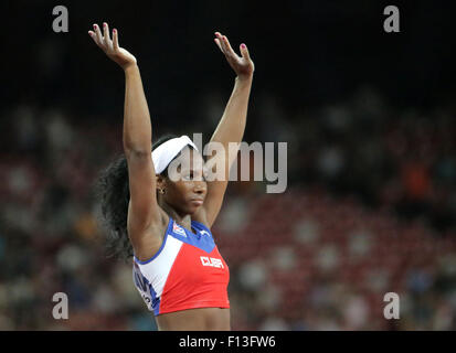 Peking, China. 26. August 2015. Yarisley Silva aus Kuba reagiert während der Frauen Stabhochsprung Finale von Peking 2015 IAAF World Championships im National Stadium, auch bekannt als Vogelnest, in Peking, China, 26. August 2015. Bildnachweis: Dpa picture Alliance/Alamy Live News Stockfoto