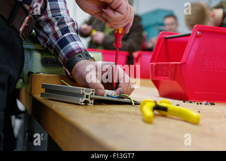 Nauen, Deutschland, Studenten in der BSH-Lehrwerkstatt Stockfoto