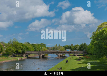 Straßenbrücke über den Fluss Esk Musselburgh East Lothian Scotland Stockfoto