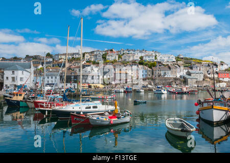 Yachten und Boote in Mevagissey Hafen Cornwall England Stockfoto