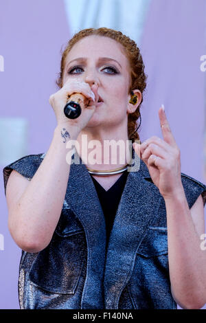 Jess Glynne spielt V Festival Hylands Park am 22.08.2015 im Hylands Park, Chelmsford.  Personen im Bild: Jess Glynne. Bild von Julie Edwards Stockfoto