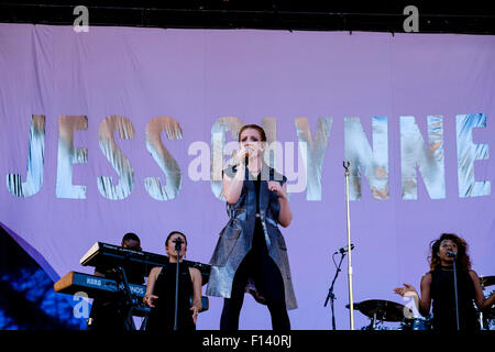 Jess Glynne spielt V Festival Hylands Park am 22.08.2015 im Hylands Park, Chelmsford.  Personen im Bild: Jess Glynne. Bild von Julie Edwards Stockfoto