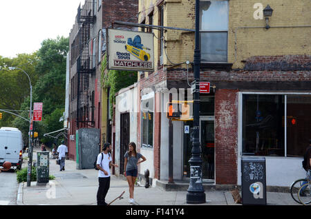 Bar-unvergleichliche Manhattan Avenue grüne Punkt Brooklyn NewYork Stockfoto