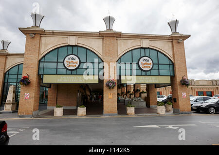 Eintritt in das Trafford Centre von der Parkplatz Manchester uk Stockfoto