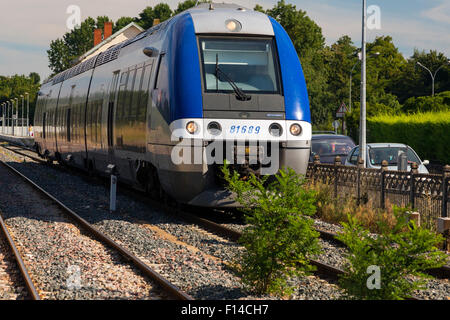 S-Bahn in der Nähe von Chateauneuf, Charente Maritime, Frankreich Stockfoto