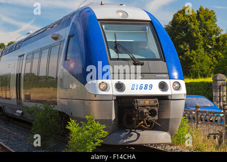 S-Bahn in der Nähe von Chateauneuf, Charente Maritime, Frankreich Stockfoto