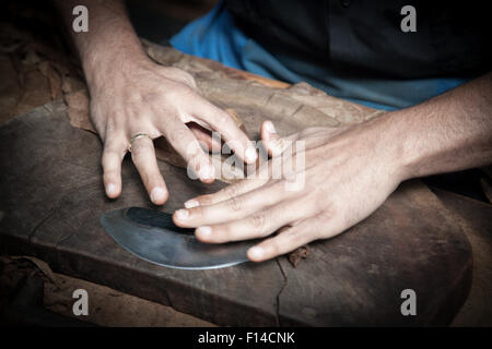 Herstellung von kubanischen Zigarren Stockfoto