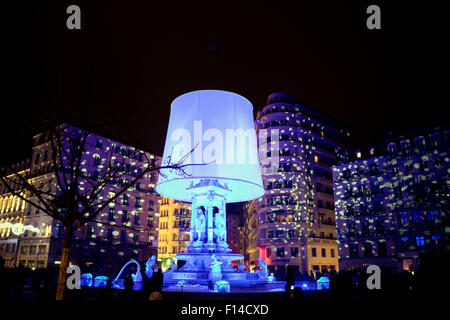 LYON, Frankreich - 6. Dezember 2014: Straßenansicht des Festival of Lights in Lyon, Frankreich. Stockfoto