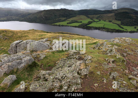 Hohe Ansicht des Ullswater von Arthurs Hecht fiel, Nationalpark Lake District, Grafschaft Cumbria, England, UK.  Arthurs Pike fiel Stockfoto