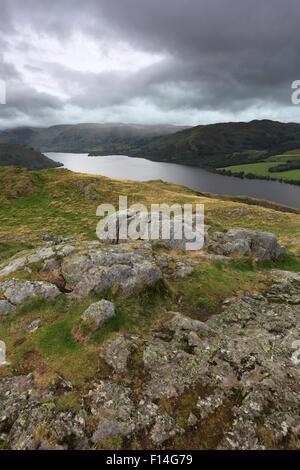 Hohe Ansicht des Ullswater von Arthurs Hecht fiel, Nationalpark Lake District, Grafschaft Cumbria, England, UK.  Arthurs Pike fiel Stockfoto