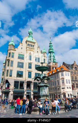 Amagertorv quadratisch, entlang Stroget, mit Storch-Brunnen, Kopenhagen, Dänemark Stockfoto