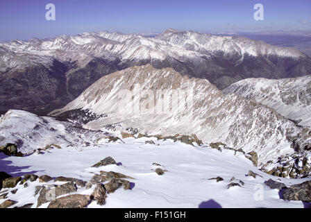 Alpine Berglandschaft mit Schnee in den Rocky Mountains, USA Stockfoto