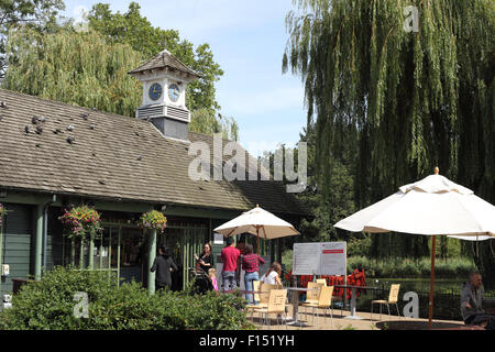 Das Boathouse Cafe im Regents Park, Zentral-London, NW1, UK Stockfoto