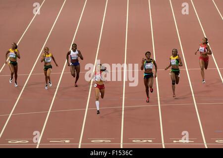 Peking, China. 27. August 2015. IAAF Weltmeisterschaften im National Stadium, auch bekannt als Vogelnest, in Peking, China, 27. August 2015. Allyson Felix (USA) gewinnt das Finale der Frauen 400 m Credit: Action Plus Sport/Alamy Live News Stockfoto