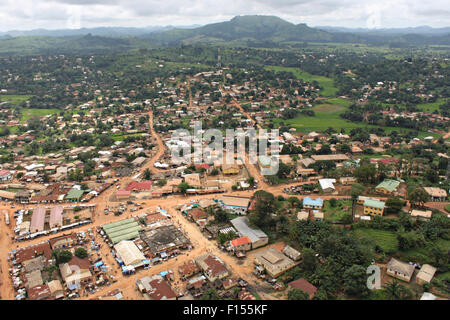 Luftaufnahme der Stadt Gueckedou, Guinea, Sierra Leone und Liberia. Stockfoto