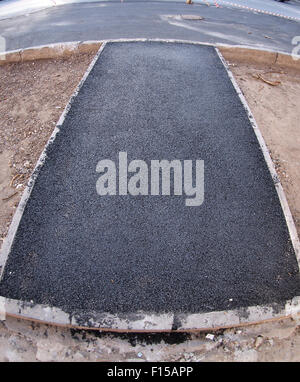 Das frische, schwarz, legte nur Asphalt auf der Straße mit Weitwinkel Verzerrung Stockfoto