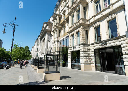 Gehobenen Mode-Boutiquen am Kurfürstendamm im Stadtteil Charlottenburg, Berlin, Deutschland Stockfoto