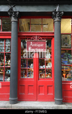 Antiquitätengeschäft in historischen Shockoe Slip, Richmond, Virginia, USA Stockfoto