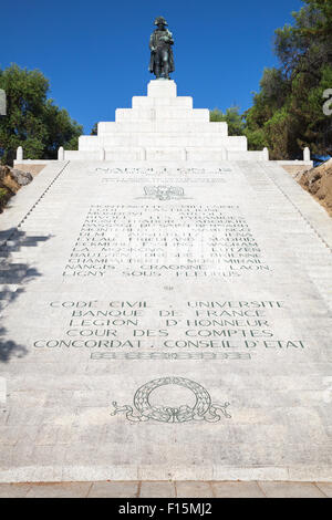 Ajaccio, Frankreich - 7. Juli 2015: Memorial Statue von Napoleon Bonaparte auf der Insel oben, Ajaccio, Korsika, Frankreich Stockfoto