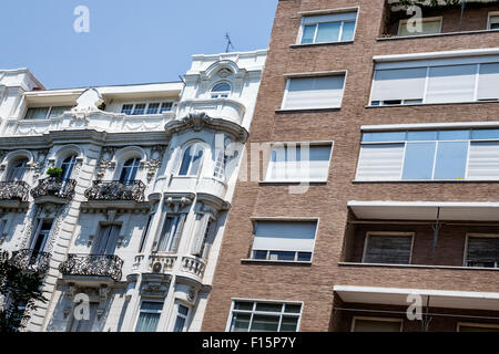 Madrid Spanien,Hispanic Centro,Retiro,Calle de Espalter,Mehrfamilienhäuser,klassisch,modern,Spanien150629046 Stockfoto