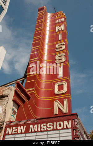 Die neue Mission Theater auf Mission Street wird in der Alamo Drafthouse renoviert. Stockfoto