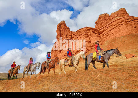 Cowboys und Cowgirls Reitpferde, Wyoming, USA Stockfoto