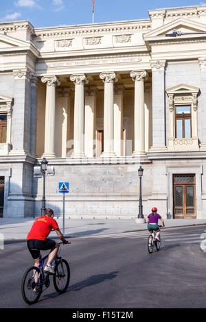 Madrid Spanien, Europa, Spanisch, lateinamerikanisch-lateinamerikanische Minderheit von Immigranten, Retiro, Paseo del Prado, Museo del Prado Cason del Buen Retiro, ar Stockfoto