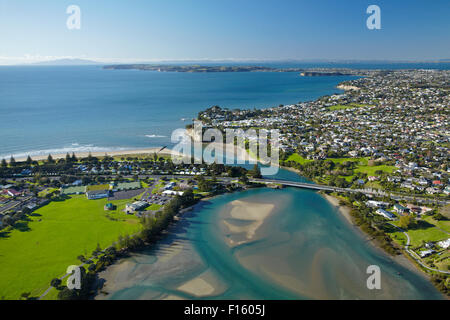 Orewa, Orewa River und Red Beach, Hibiscus Coast, North Auckland, Nordinsel, Neuseeland - Antenne Stockfoto