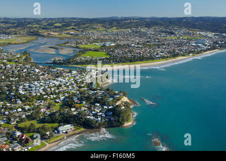 Red Beach, Orewa Fluss und Orewa, Hibiscus Coast, North Auckland, Nordinsel, Neuseeland - Antenne Stockfoto