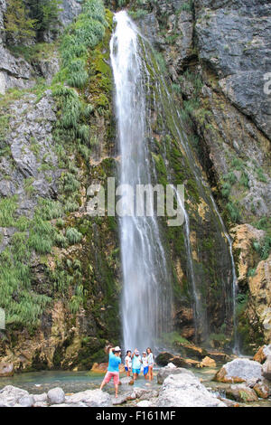 Grunas Wasserfall, Nationalpark Thethi, Shkodra, verfluchten Berge, Albanien, Balkan, Europa Stockfoto