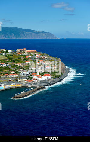 Blick auf die Stadt und den Hafen, Nordküste, Ponta Delgada, Madeira, Portugal Stockfoto