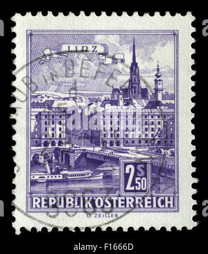 Österreich - ca. 1962: Briefmarke gedruckt von Österreich zeigt Donaubrücke, Linz, ca. 1962 Stockfoto