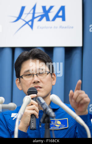 Tokio, Japan. 27. August 2015. Japanischer Astronaut Norishige Kanai spricht während einer Pressekonferenz in Tokio Büro der Japan Aerospace Exploration Agency auf Donnerstag, 27. August 2015. Kanai, eine 38 Jahre alte ehemalige Maritime Self-Defense Force Arzt, wird in den Weltraum reisen und übernachten auf der internationalen Raumstation ISS für etwa sechs Monate ab November 2017. Er wird die 12. Japaner Reisen in den Weltraum und die siebte, für einen längeren Zeitraum an Bord der ISS bleiben. © AFLO/Alamy Live-Nachrichten Stockfoto